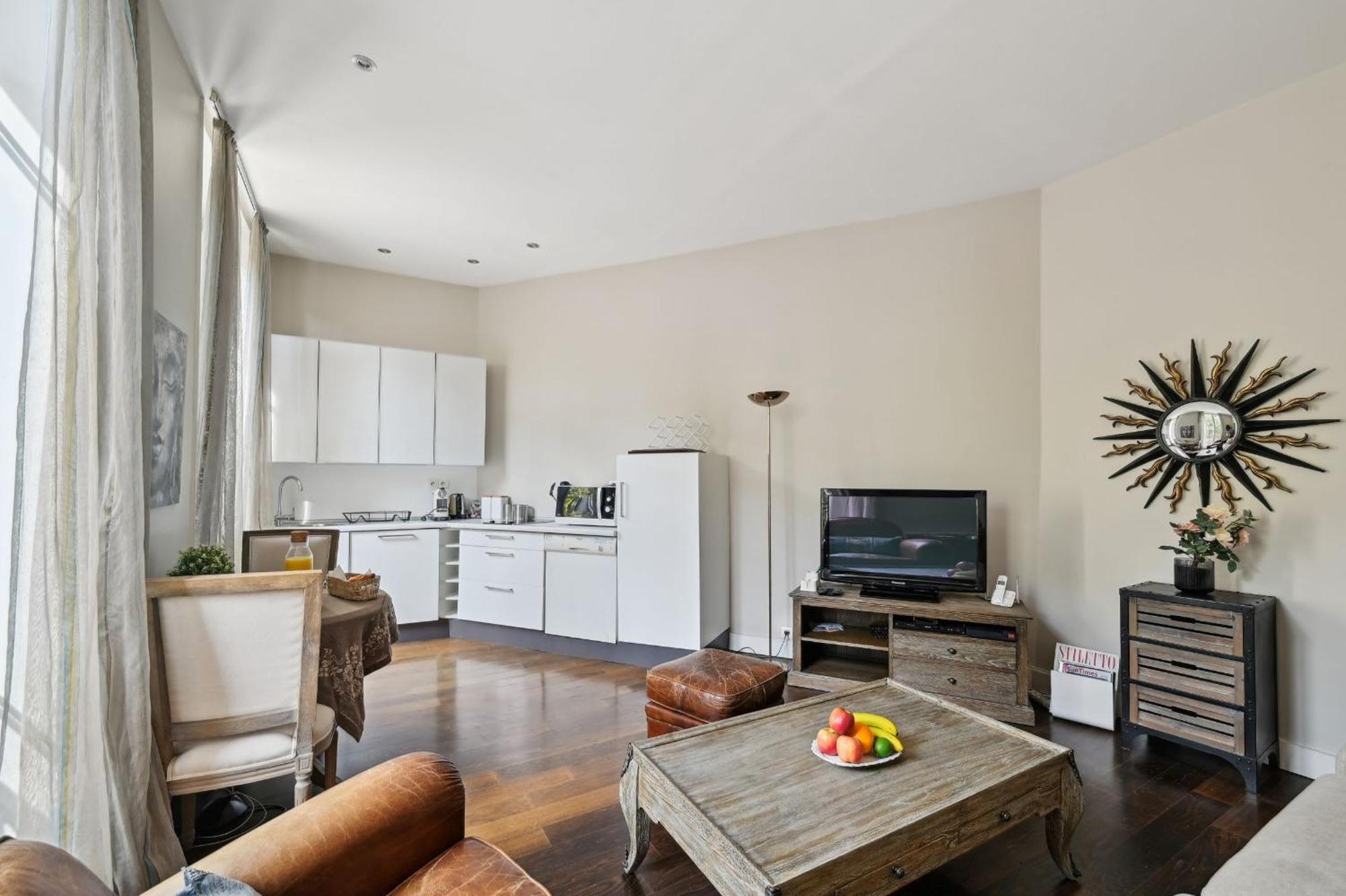 Champs-Elysees & Arc De Triomphe - Cityapartmentstay Parigi Esterno foto
