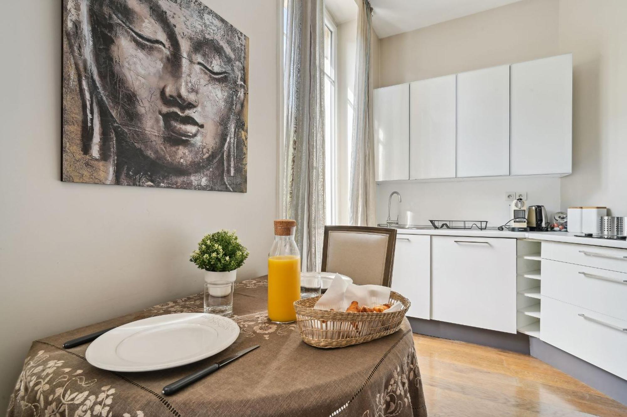Champs-Elysees & Arc De Triomphe - Cityapartmentstay Parigi Esterno foto